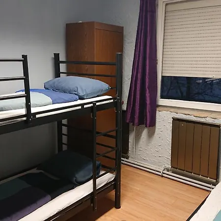 Pillango Munkasszallo Hostel Budapesta