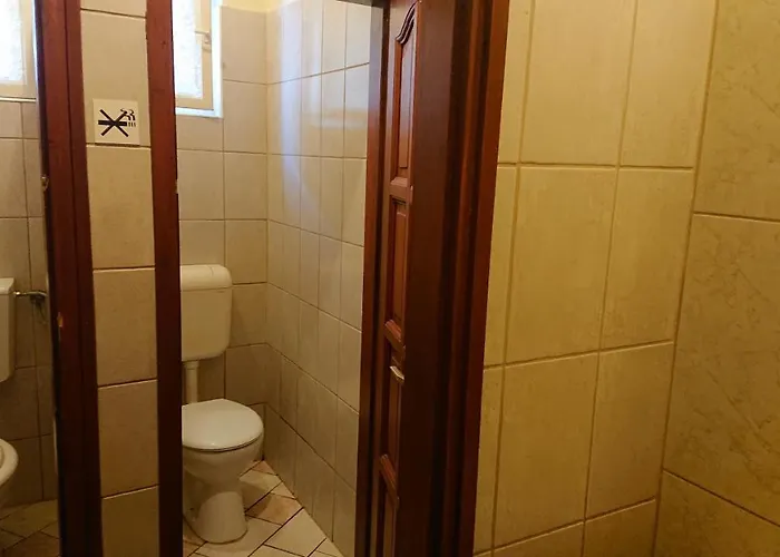 Hostel Pillangó Munkásszálló *